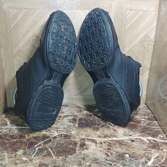 Puma sneaker size 9 - Picture 5 of 10